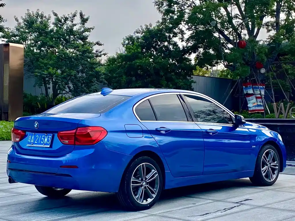 BMW 1 Series 2018 — фото 9