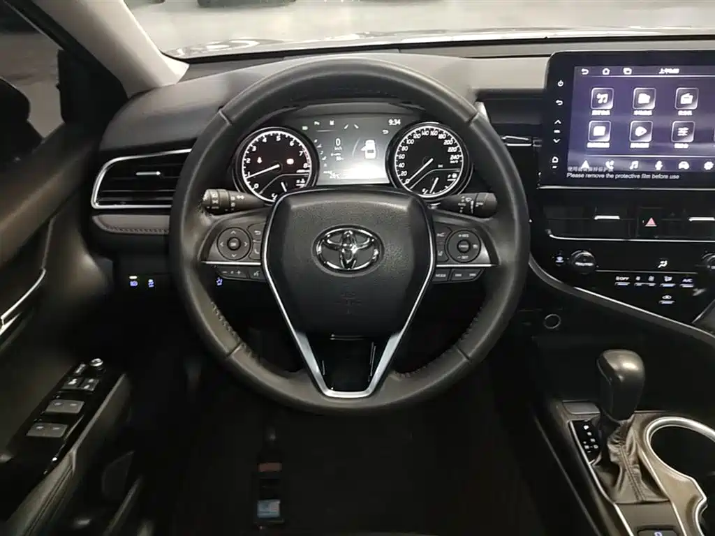 Toyota Camry 2023 — фото 11