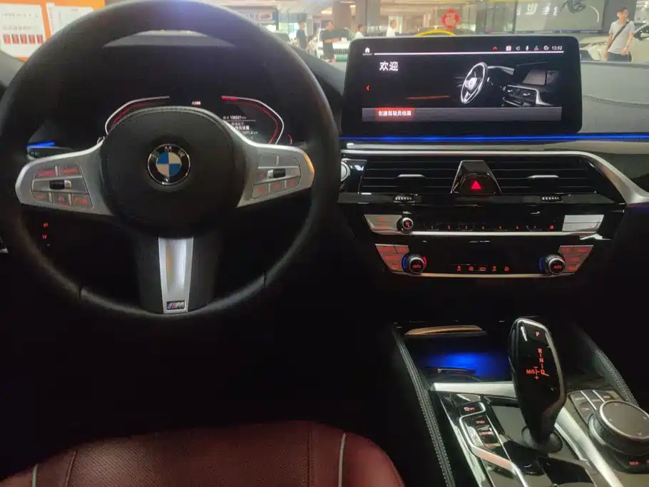 BMW 5 Series 2023 — фото 12