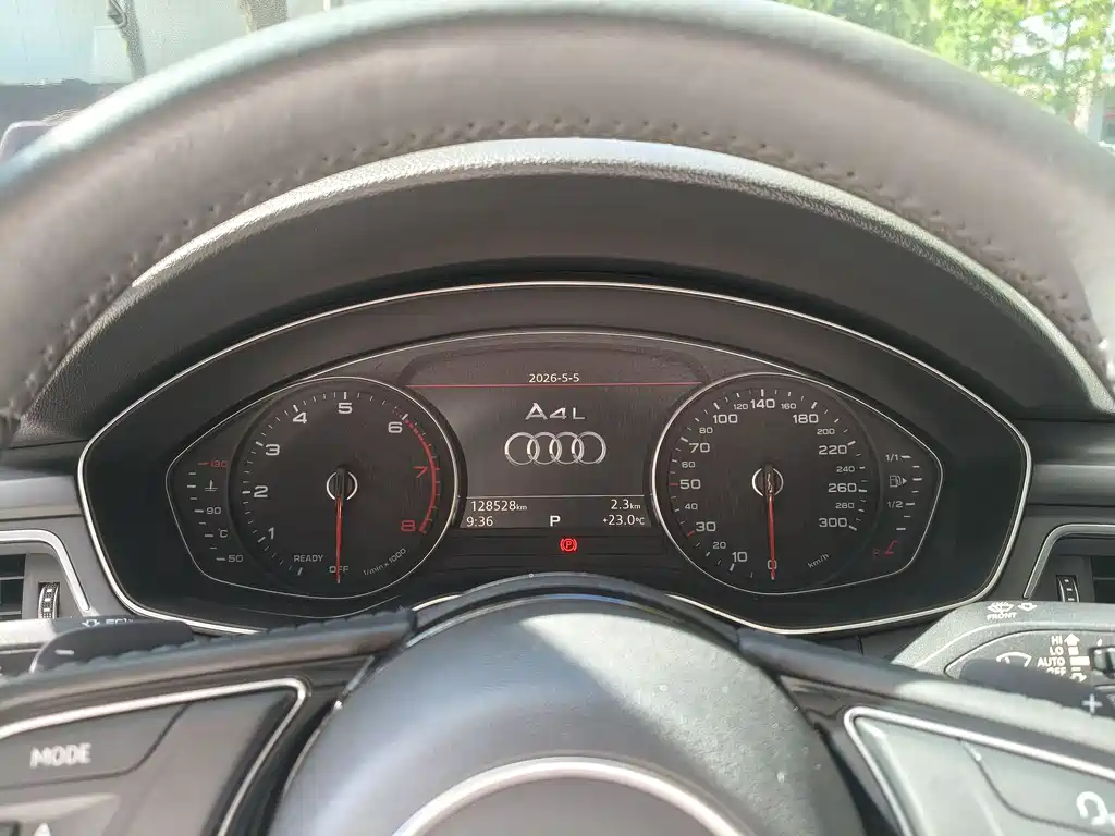 Audi A4L 2017 — фото 11