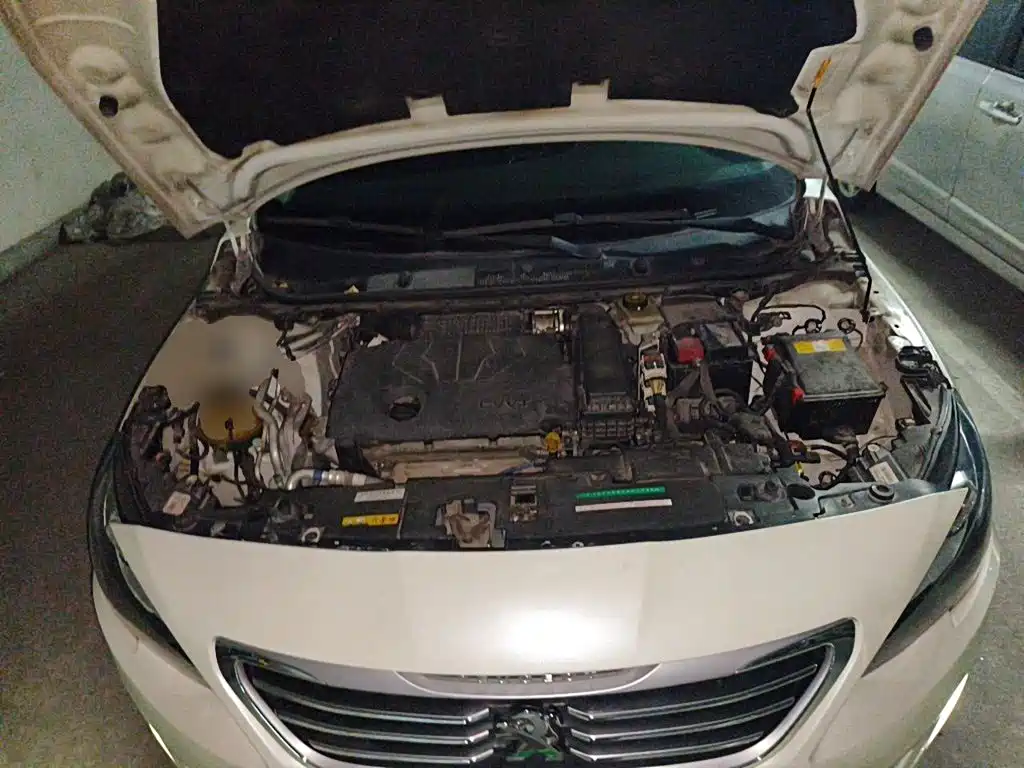 Peugeot 408 2015 — фото 11