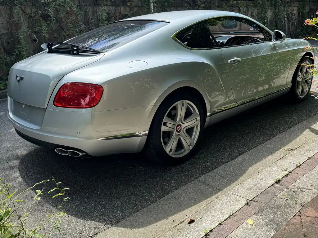 Bentley Continental 2013 — фото 7
