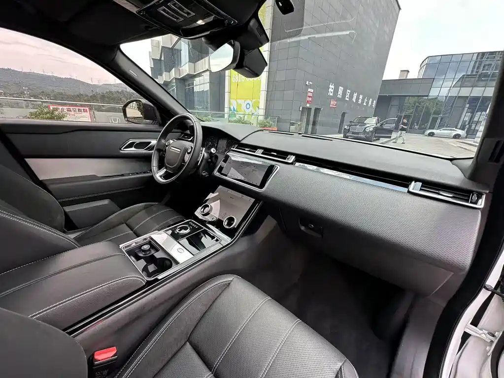 Land Rover Range Rover Velar 2019 — фото 31