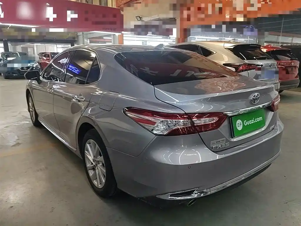 Toyota Camry 2023 — фото 5