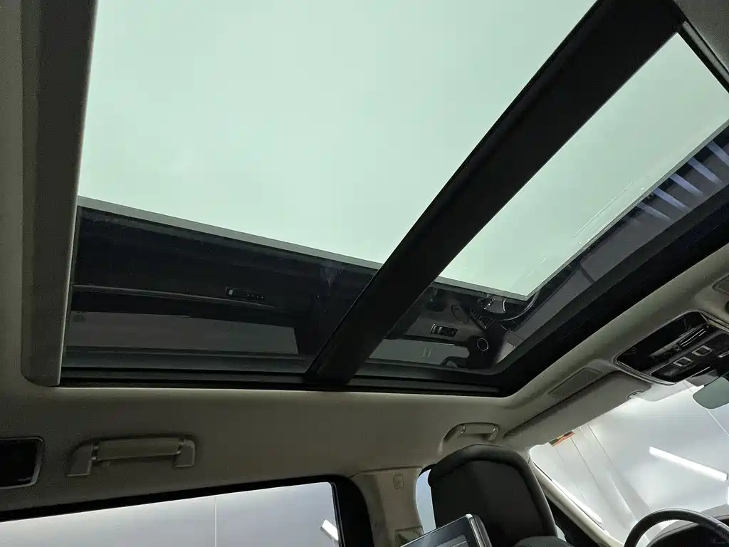 Land Rover Range Rover 2021 — фото 22