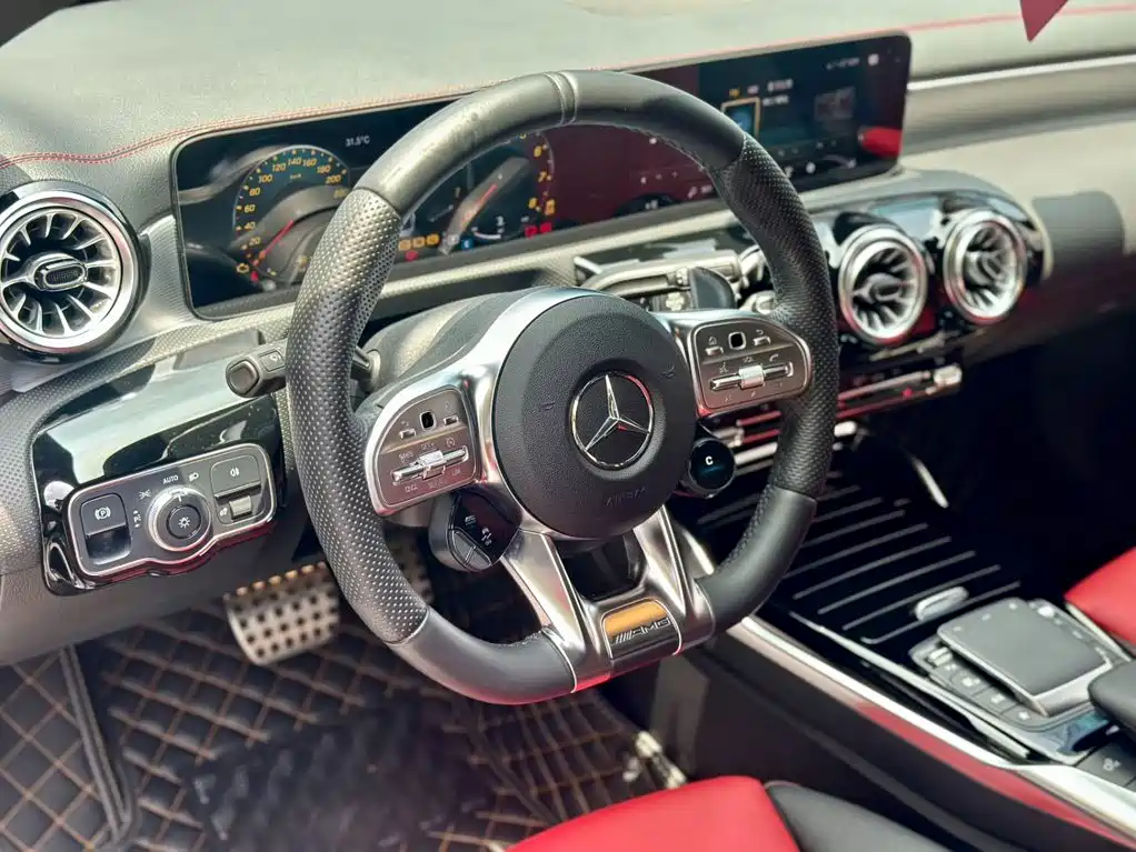Mercedes-Benz A-Class AMG 2023 — фото 16