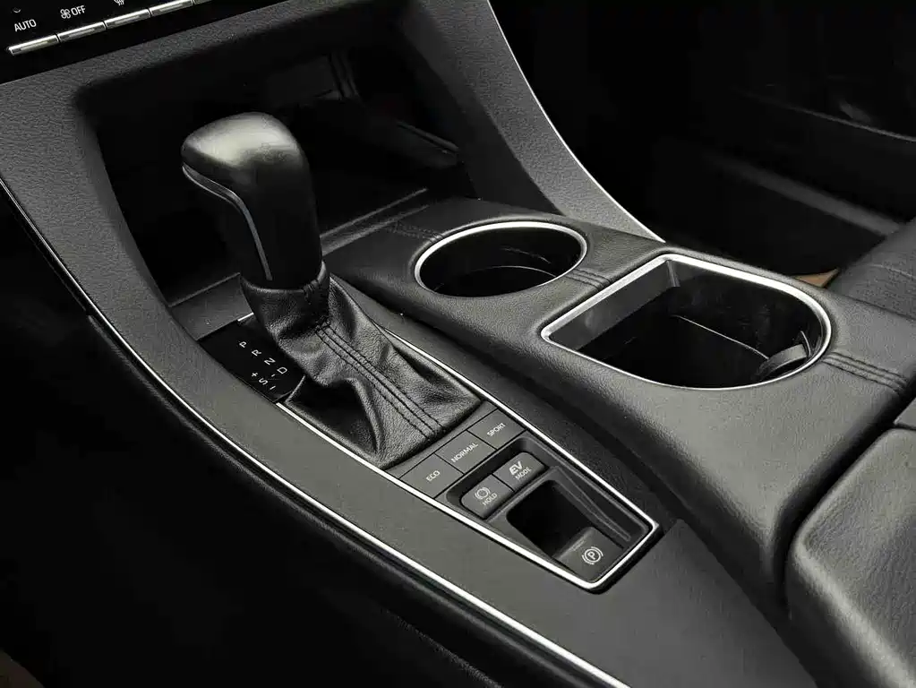 Toyota Avalon 2019 — фото 13