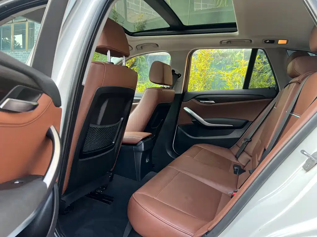 BMW X1 2015 — фото 14