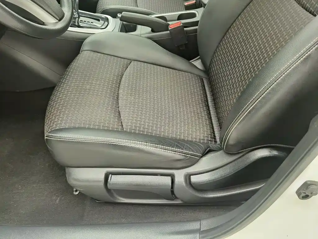 Nissan Tiida 2016 — фото 20