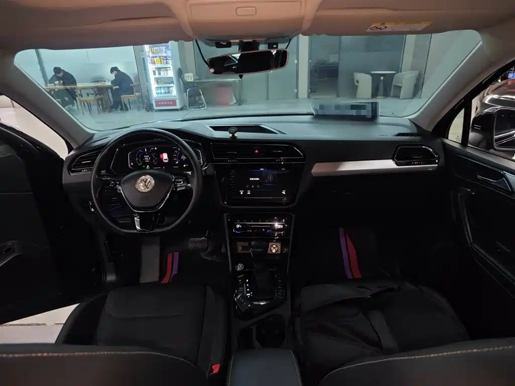 Volkswagen Tiguan L New Energy 2020 — фото 10