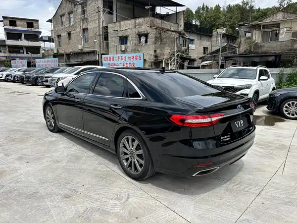 Ford Taurus 2021