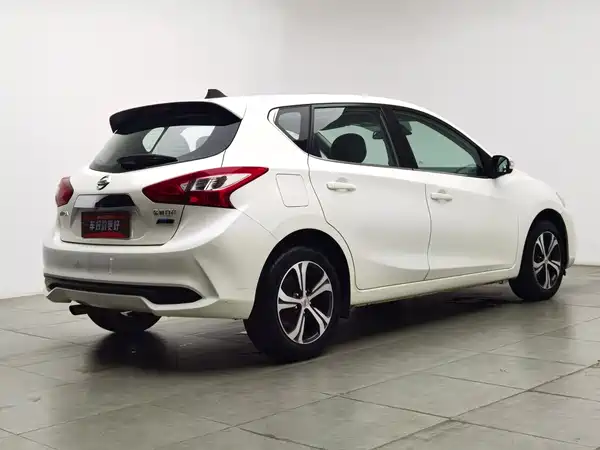Nissan Tiida 2016