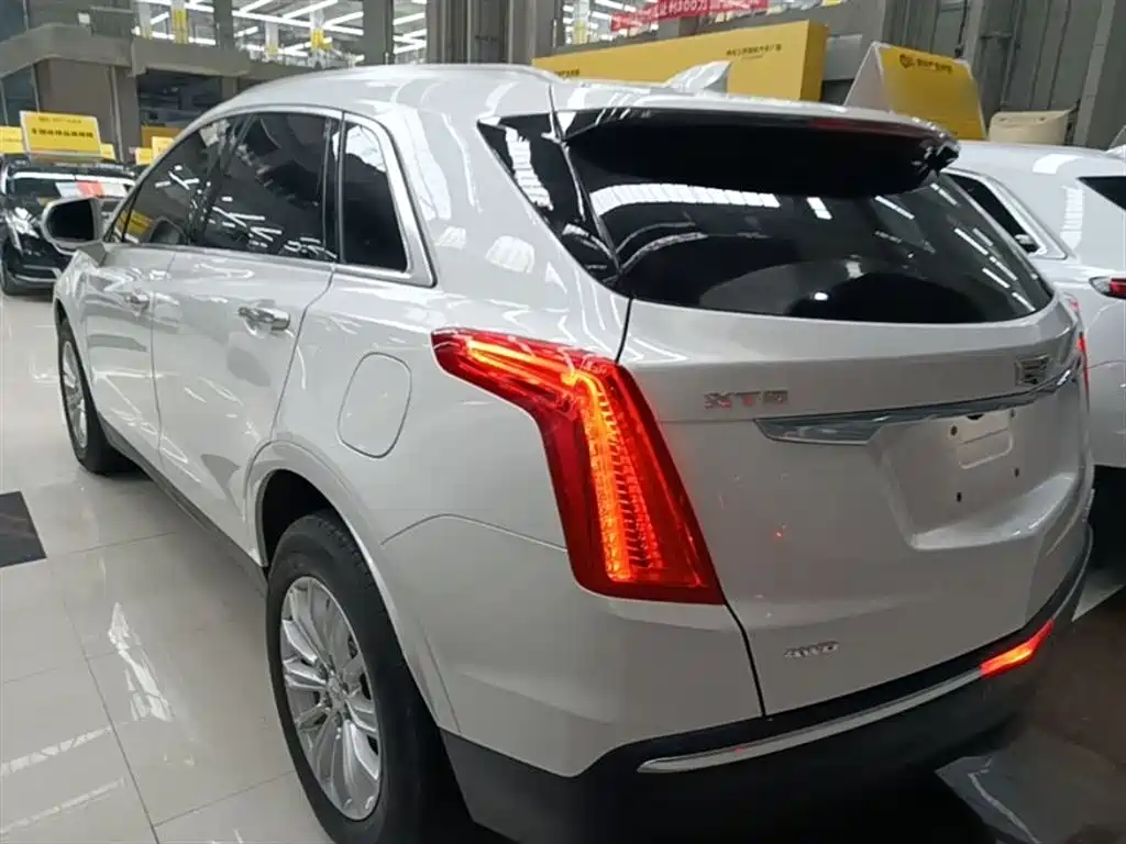 Cadillac XT5 2018 — фото 5