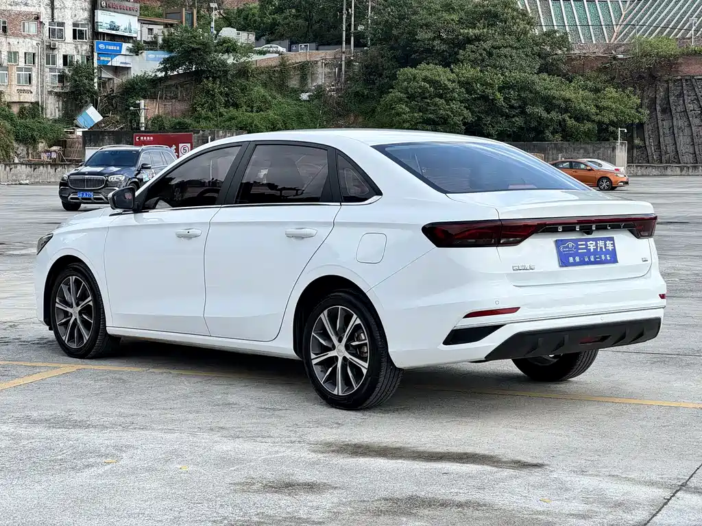 Geely Emgrand 2023