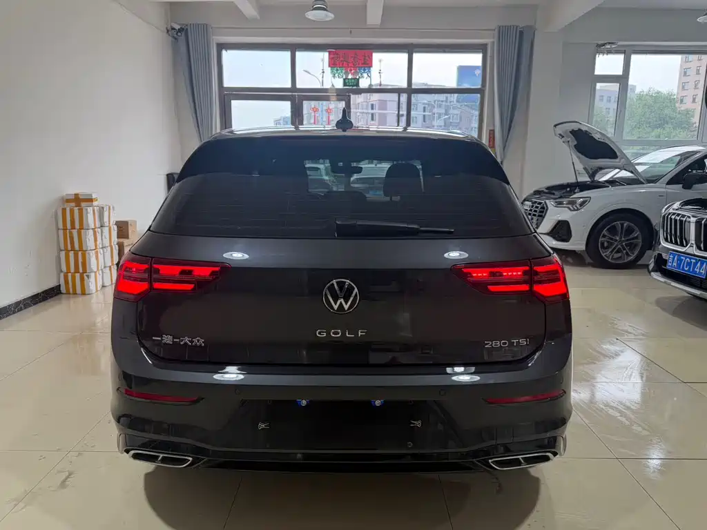 Volkswagen Golf 2023