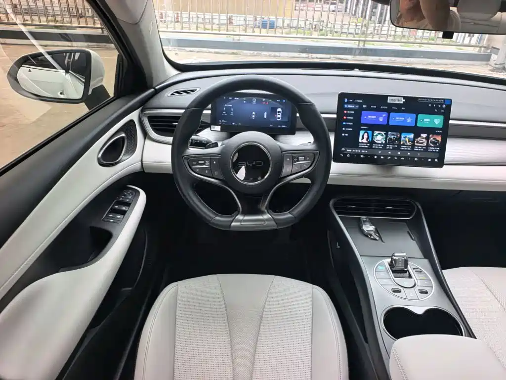 BYD Seal 05 DM-i 2025 — фото 9