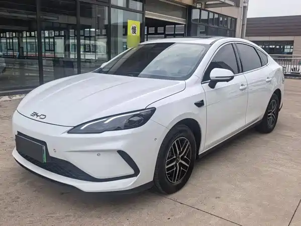 BYD Seal 05 DM-i 2025