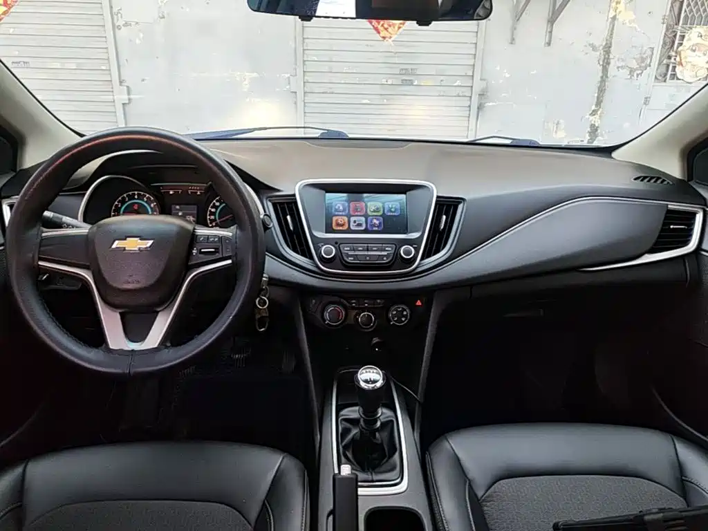 Chevrolet Cavalier 2017 — фото 10