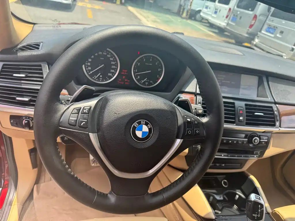BMW X6 2012 — фото 10