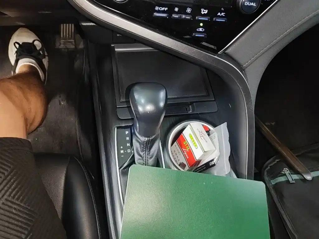 Toyota Camry 2023 — фото 14