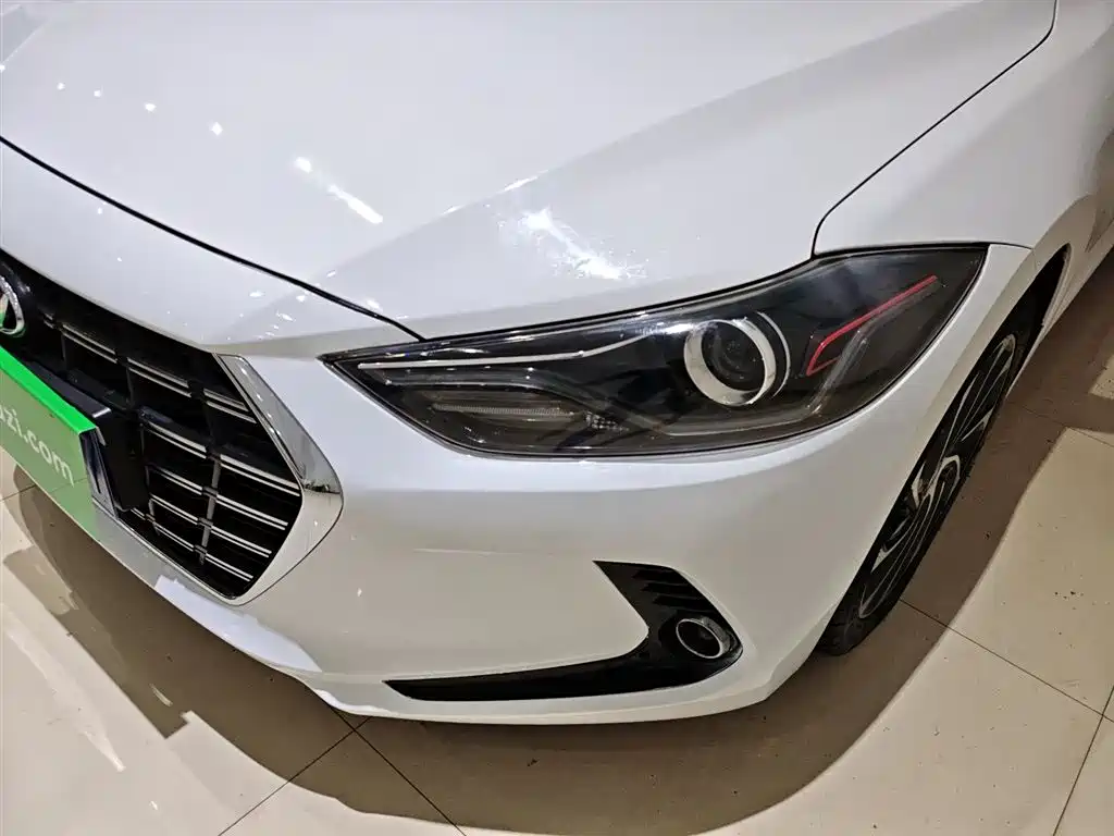 Hyundai Elantra 2020 — фото 24