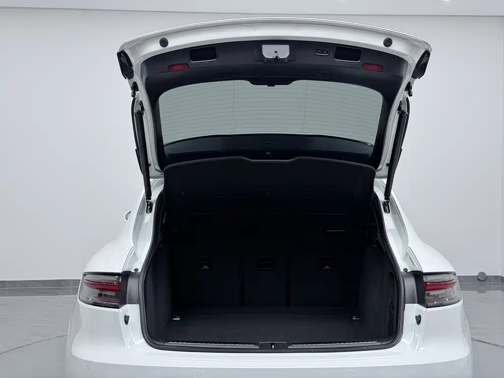Porsche Macan 2019 — фото 28