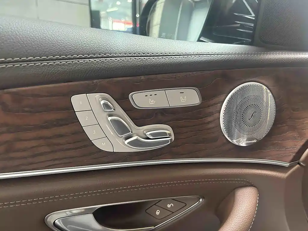 Mercedes-Benz E-Class 2020 — фото 12