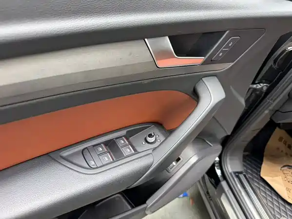 Audi Q5L 2020