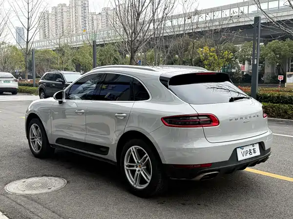 Porsche Macan 2016