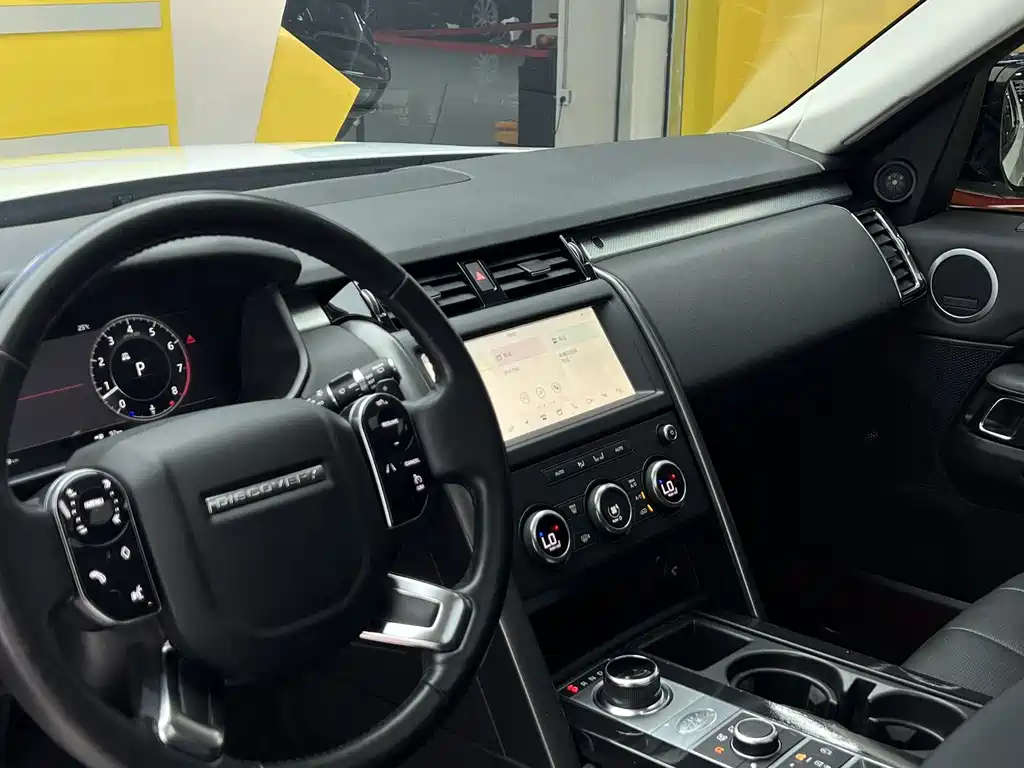 Land Rover Discovery 2020 — фото 11