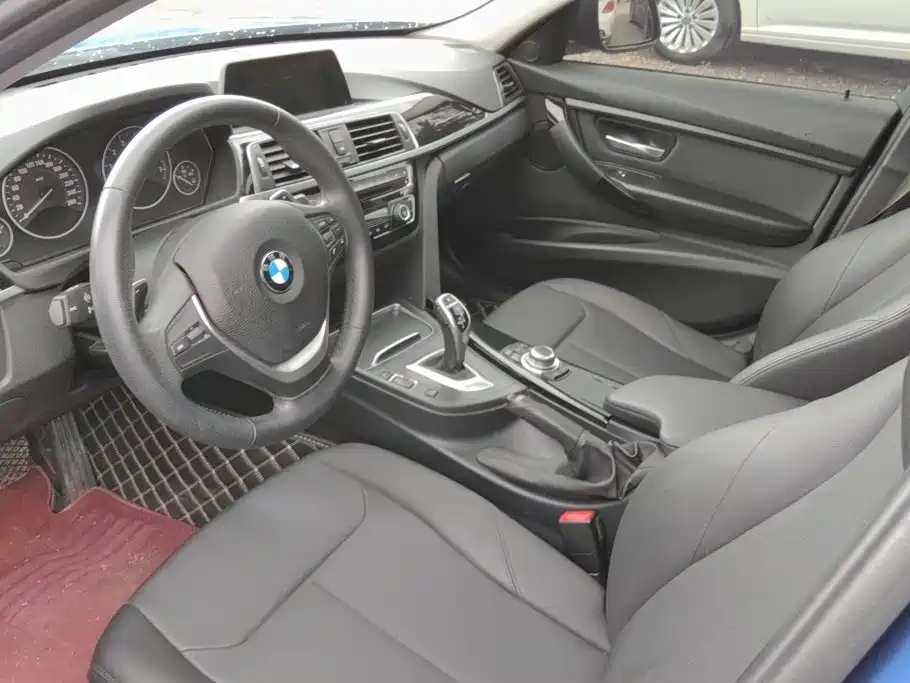 BMW 3 Series 2017 — фото 12