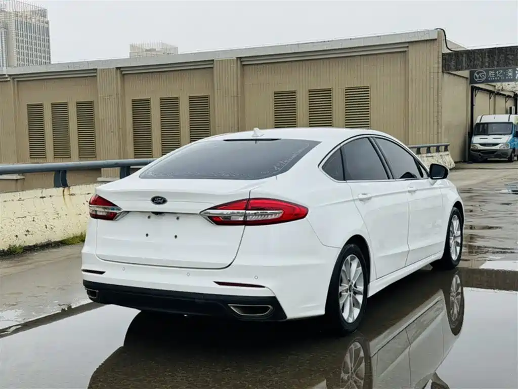 Ford Mondeo 2021 — фото 16