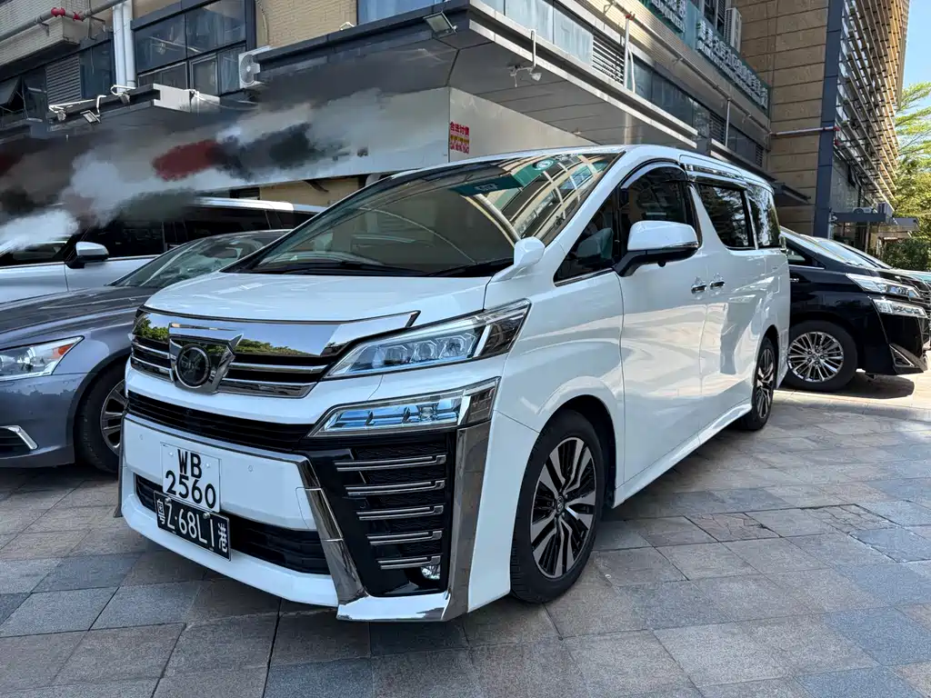 Toyota Vellfire 2019 — фото 1