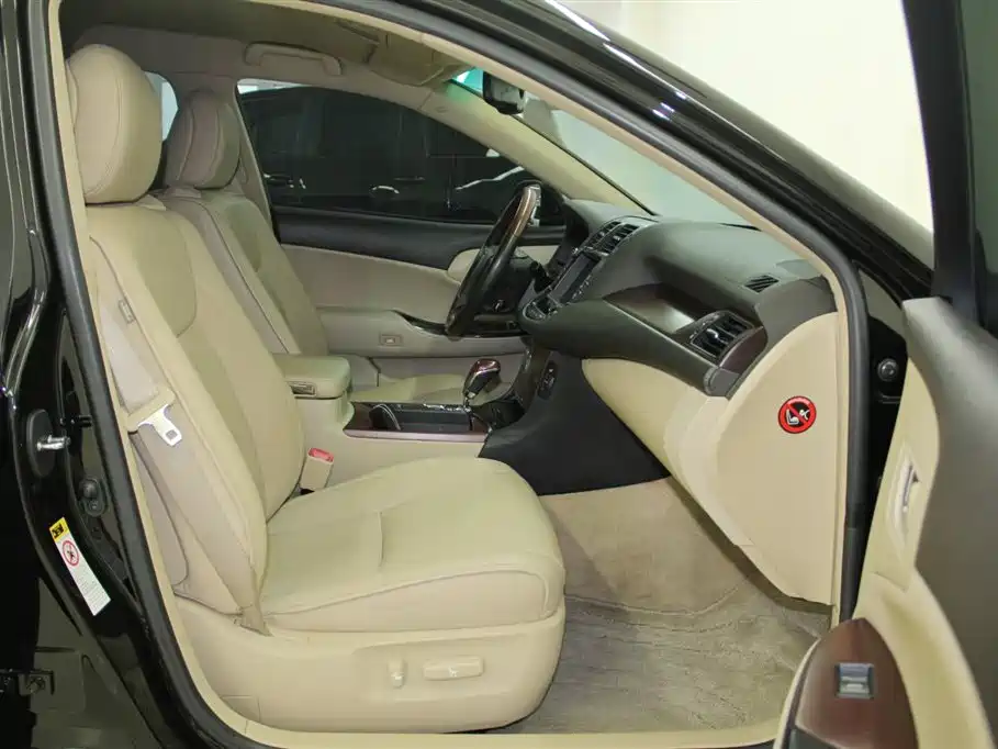Toyota Crown 2013 — фото 10