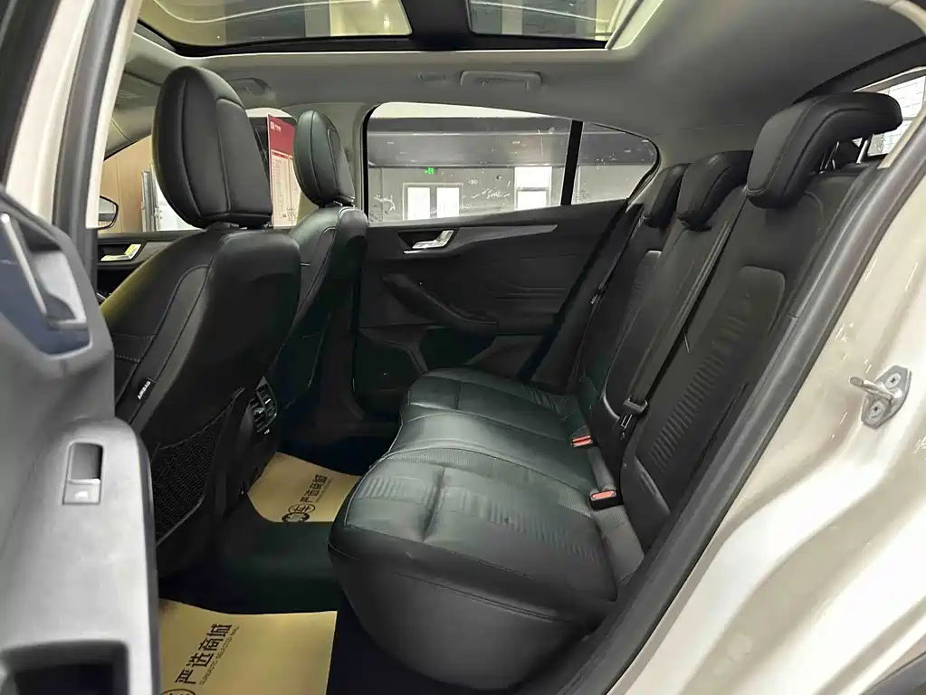 Ford Fox Active 2020 — фото 11