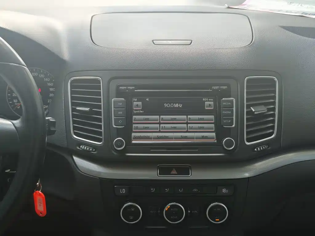 Volkswagen Sharan 2015 — фото 13