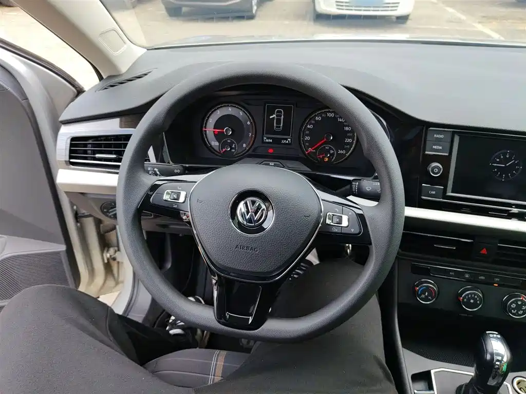 Volkswagen Lavida 2019 — фото 11