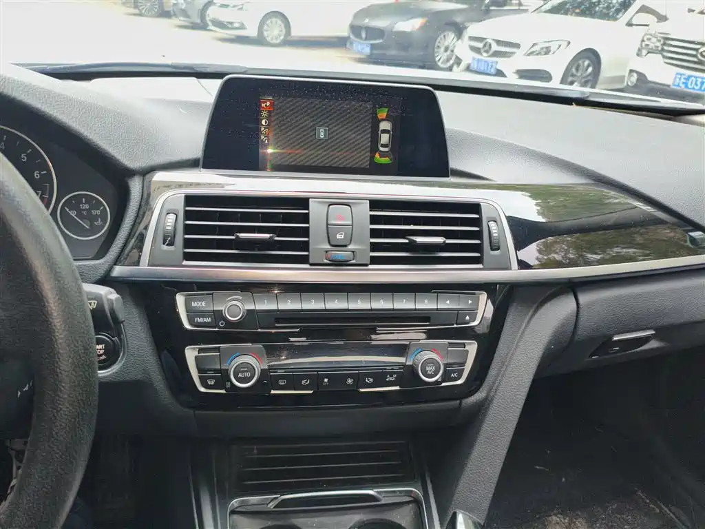 BMW 3 Series 2016 — фото 13