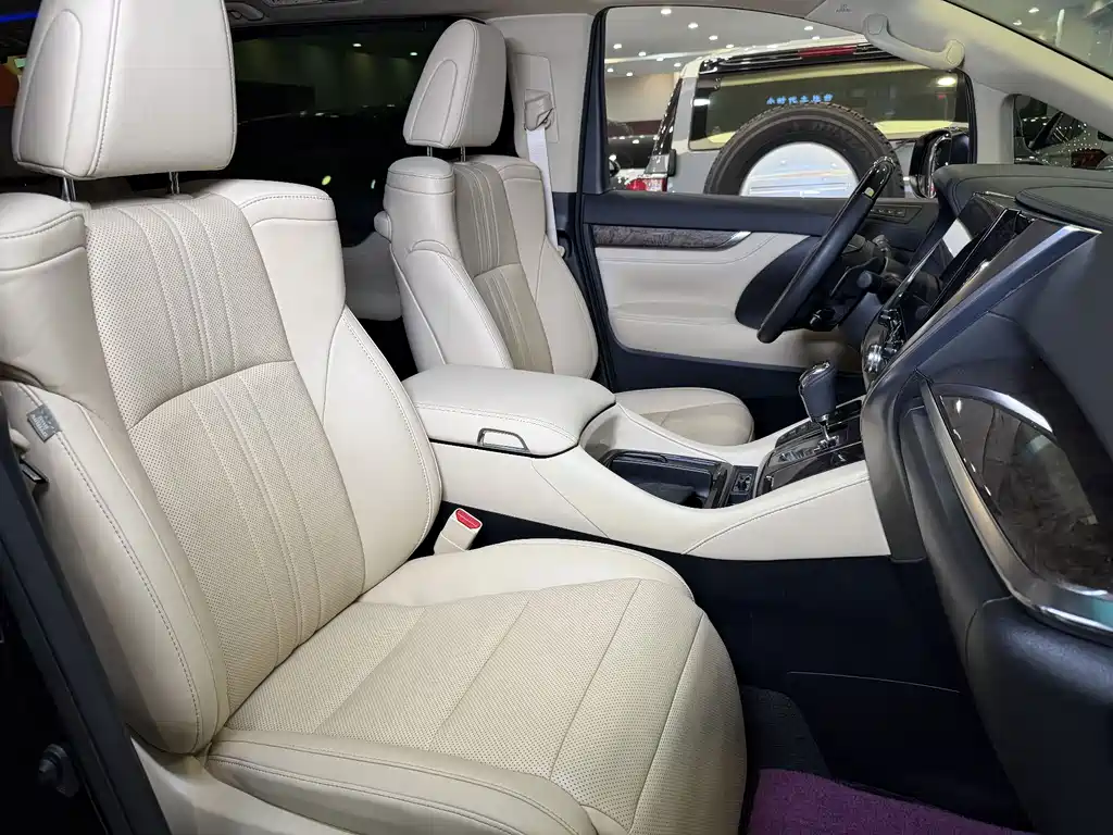 Toyota Vellfire 2022 — фото 12