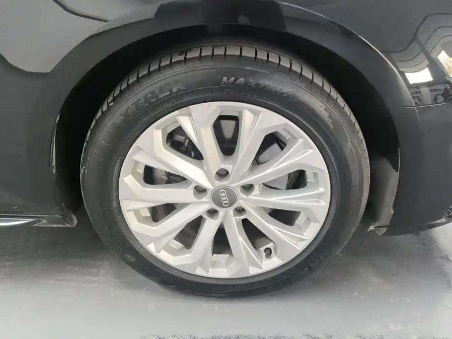 Audi A4L 2019