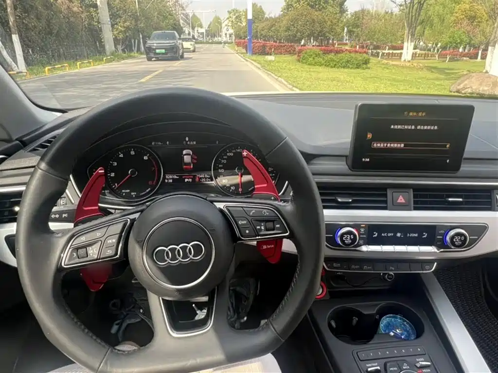 Audi A4L 2018 — фото 16