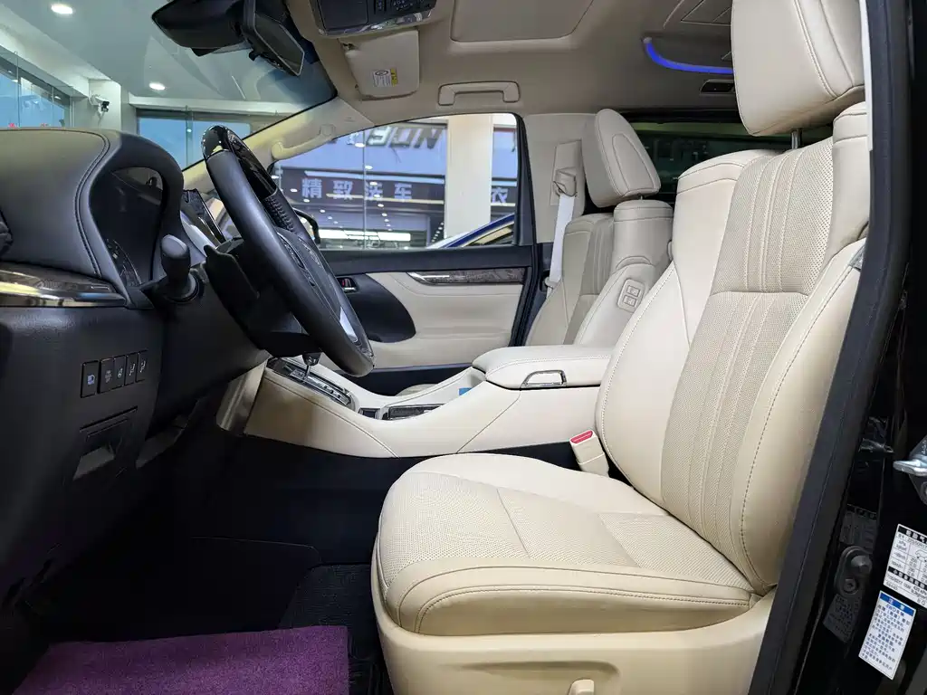 Toyota Vellfire 2022 — фото 15