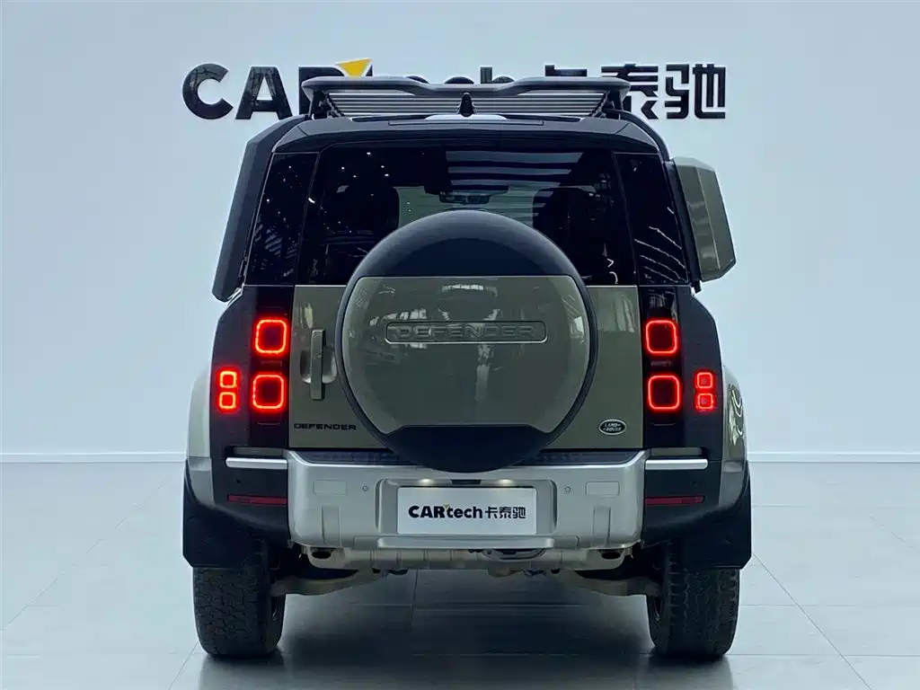 Land Rover Defender 2021