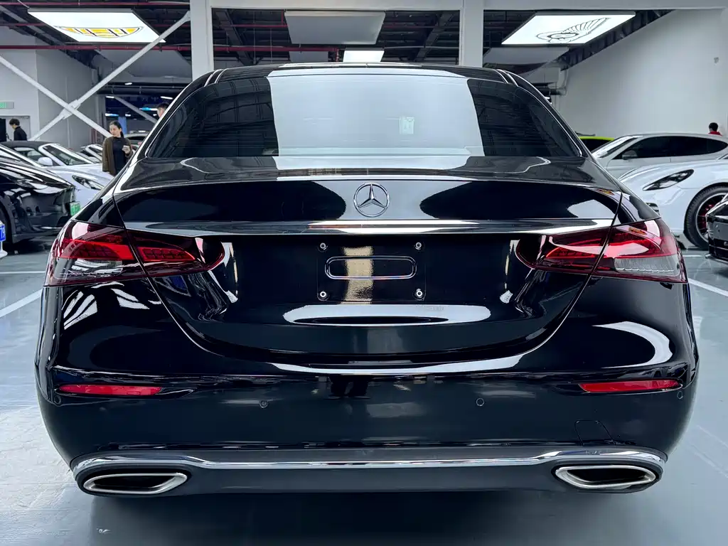 Mercedes-Benz E-Class 2022 — фото 15