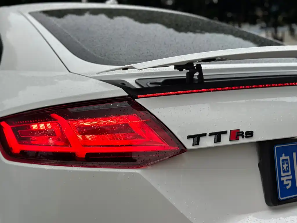 Audi TT 2017 — фото 18