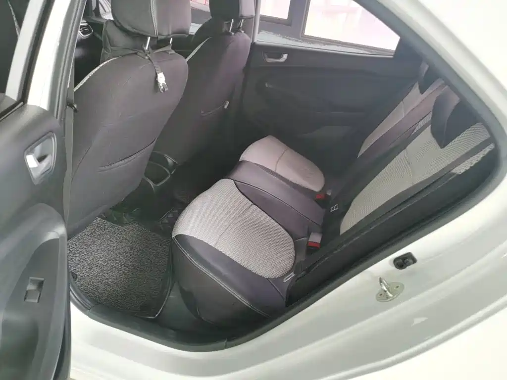 Hyundai Verna 2018 — фото 13