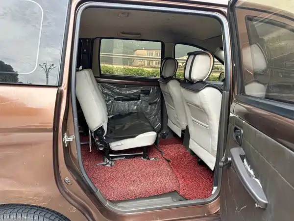 Wuling Hongguang 2018