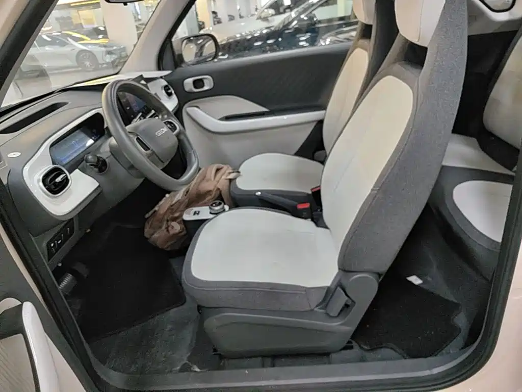 Geely Galaxy Panda 2025 — фото 15