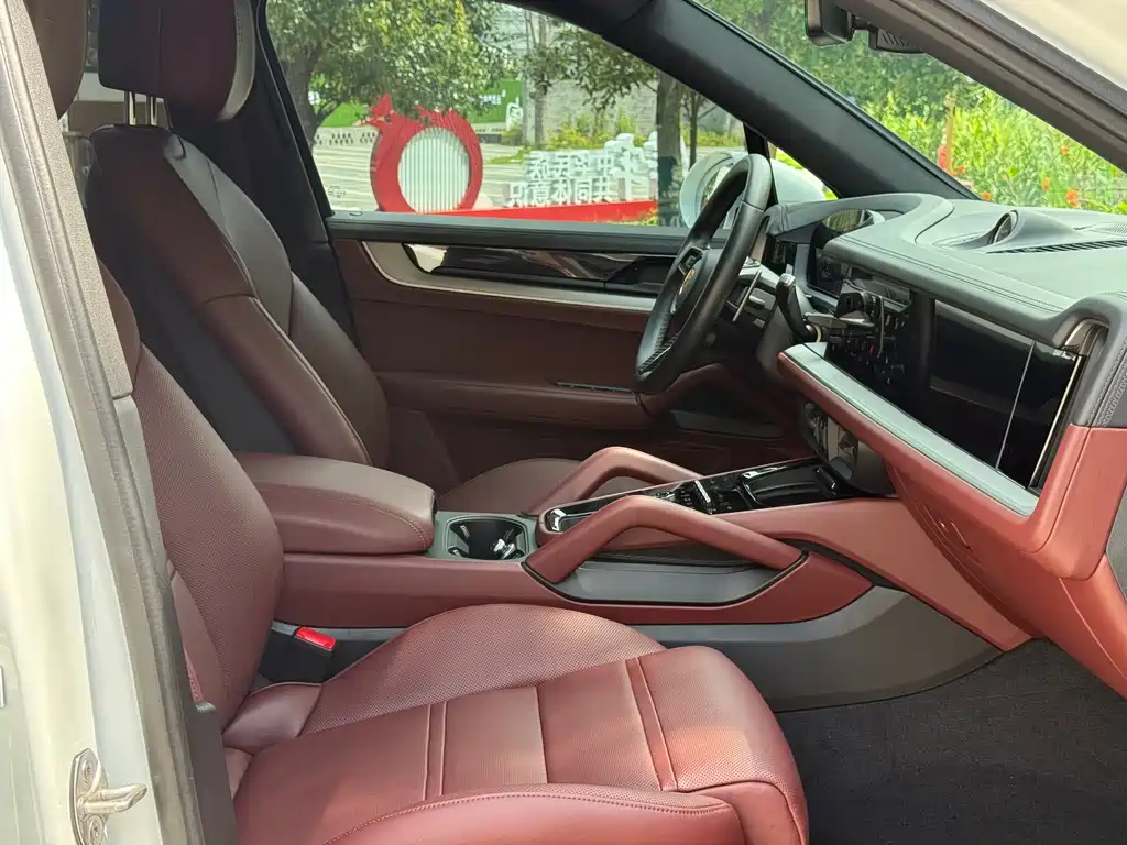 Porsche Cayenne 2024