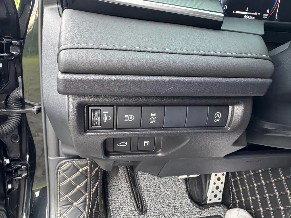 Toyota Camry 2025 — фото 16